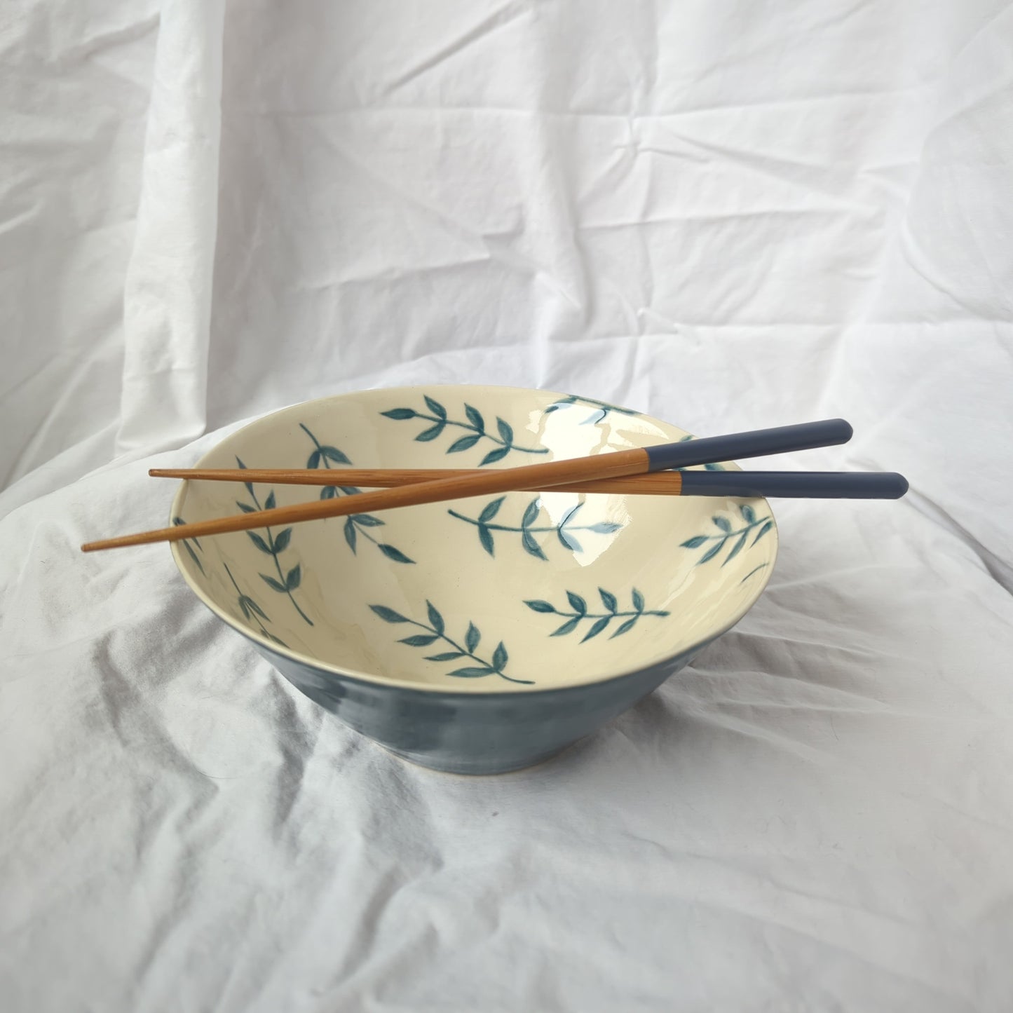 Bol motif plantes